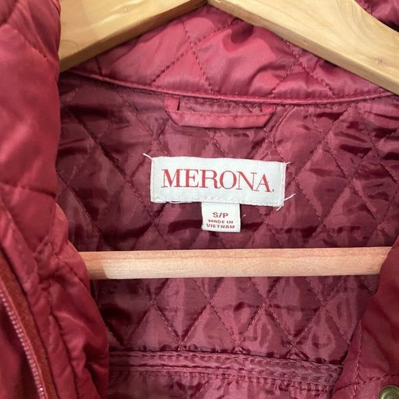 Red Quilt Patterned Jacket Size Small - Picture 3 of 5